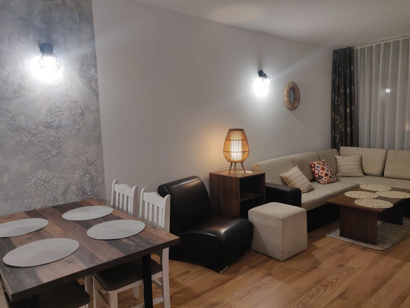 Prostorný apartmán s jednou ložnicí a částečným výhledem na moře – Slunečné pobřeží, 100 m od pláže