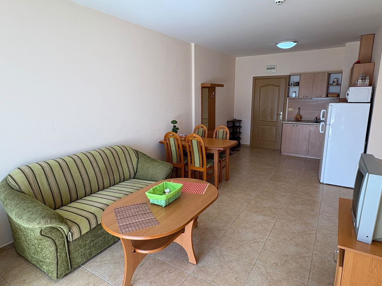 Apartmán s jednou ložnicí ve Slunečném pobřeží – komfort v komplexu s bazény a vodními skluzavkami