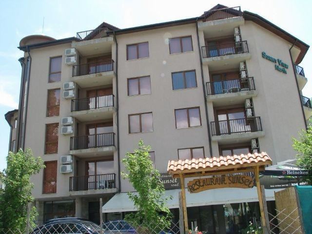 Apartmán v komplexu v Sunny Beach s bazénem, restaurací a nízkým poplatkem za údržbu