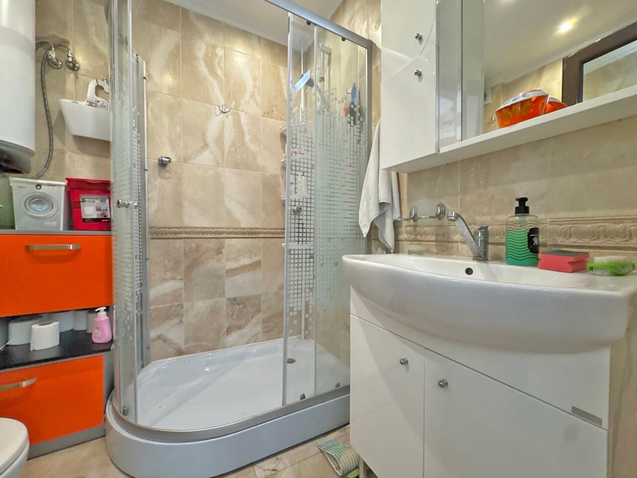 Prostorné zařízené studio ve Sveti Vlas – 200 metrů od pláže, s luxusním SPA centrem a vynikajícím vybavením