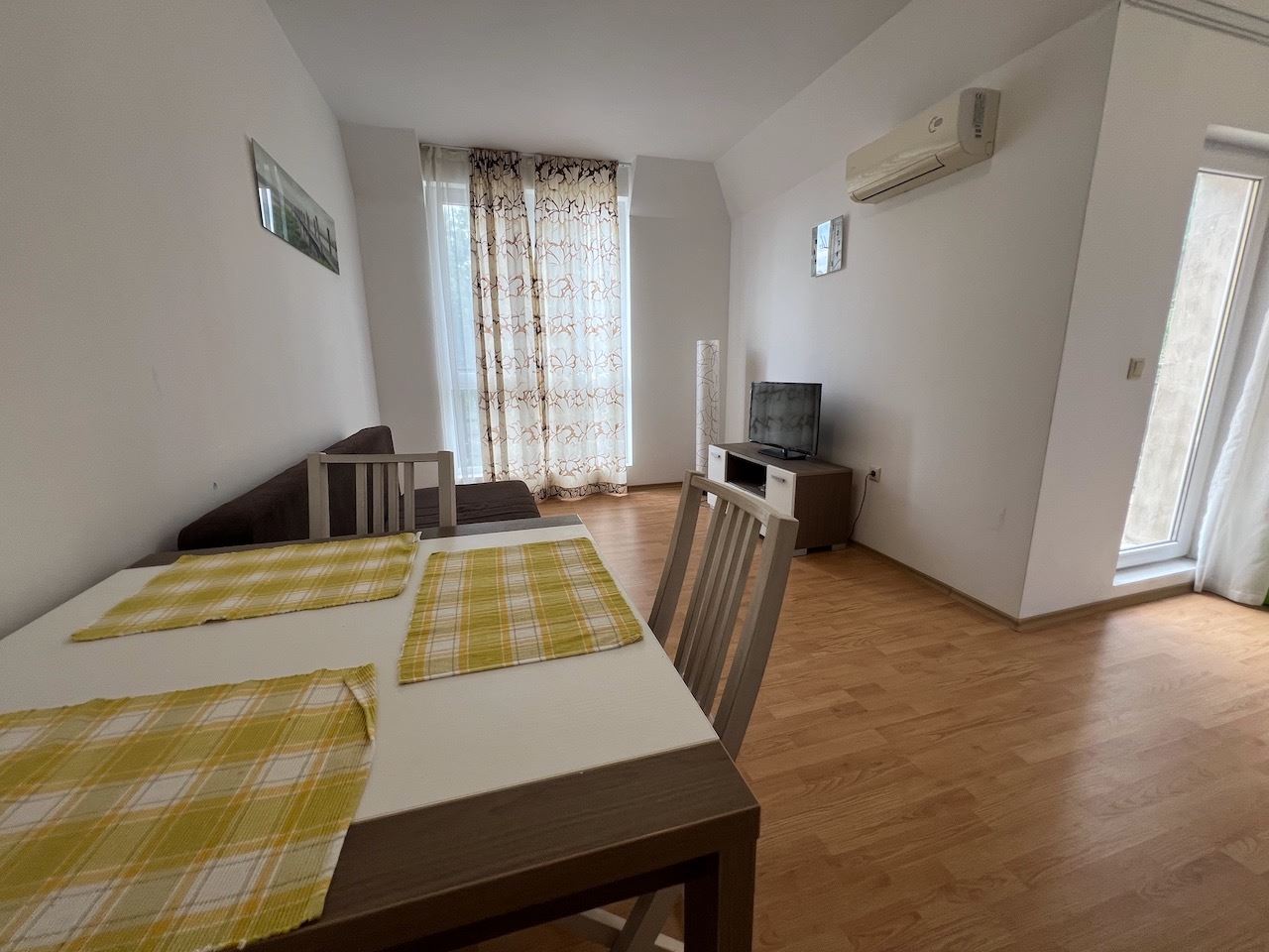 Apartmán s jednou ložnicí v Slunečném pobřeží – připravený k užívání a pronájmu