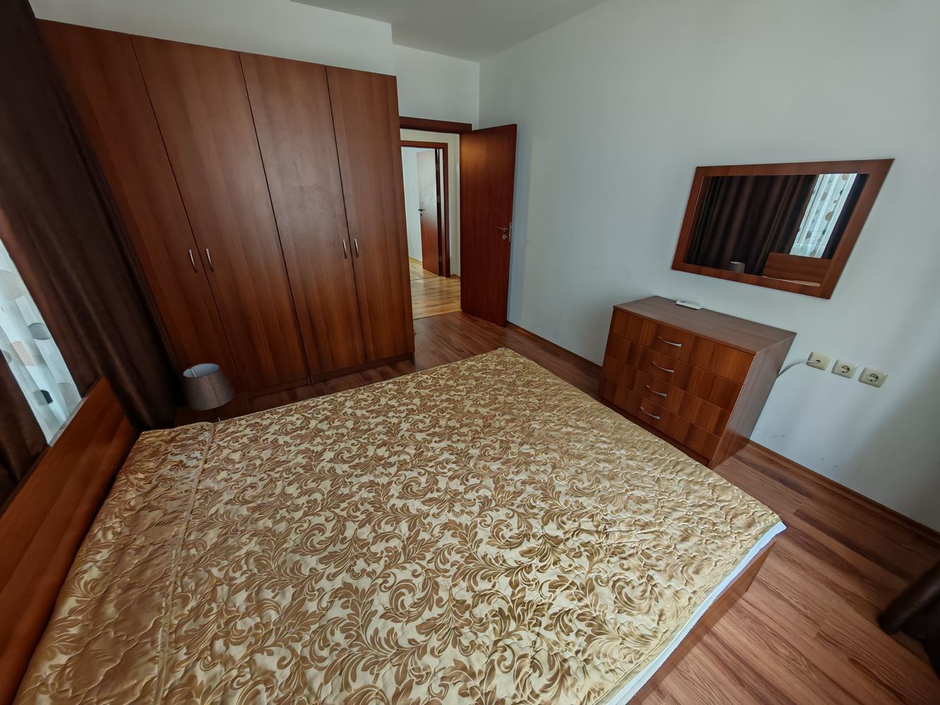 Apartmán se dvěma ložnicemi ve Sveti Vlas s vynikajícím vybavením v uzavřeném komplexu