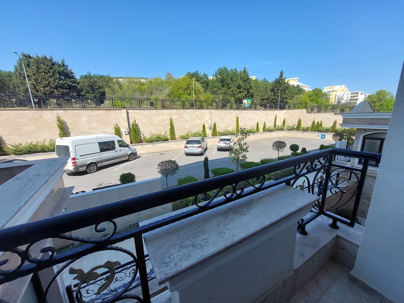 Elegantní studio v první linii u moře v prestižním komplexu ve Sveti Vlas – komfort, styl a výhled na moře