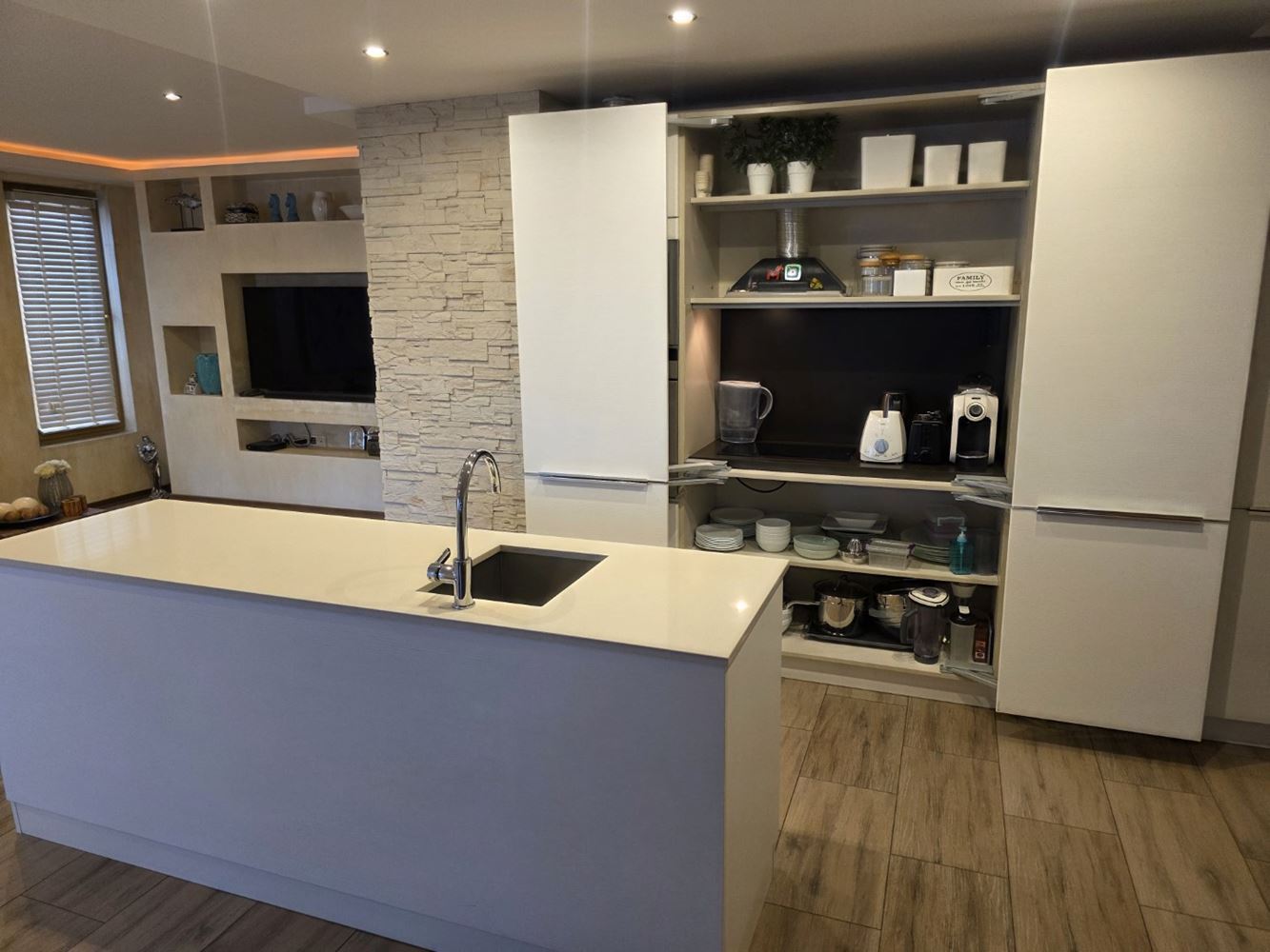Nesebar: luxusní byt se dvěma ložnicemi a panoramatickým výhledem na moře – 183 m² prostoru, pohodlí a stylu