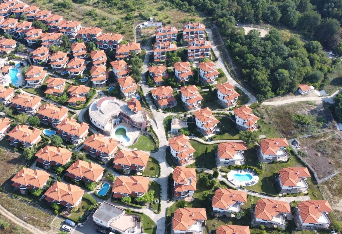 Apartmán s jednou ložnicí se zahradou a verandou v eko-komplexu u Slunečného pobřeží