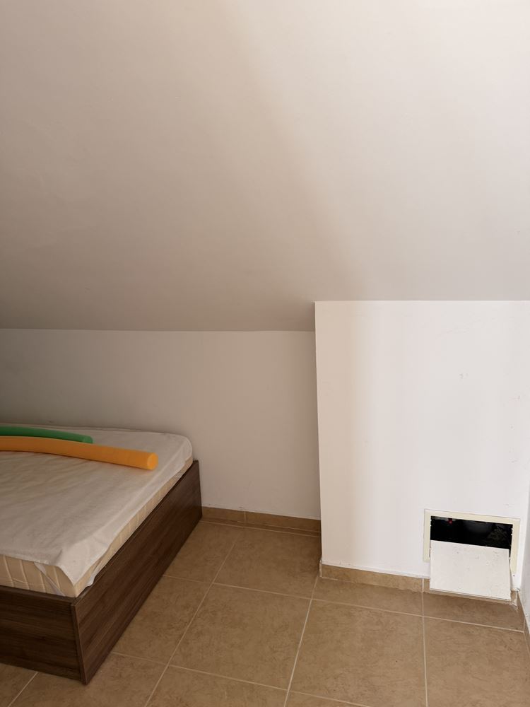 První linie u moře s nádherným panoramatickým výhledem – prostorný byt s jednou ložnicí a dvěma terasami