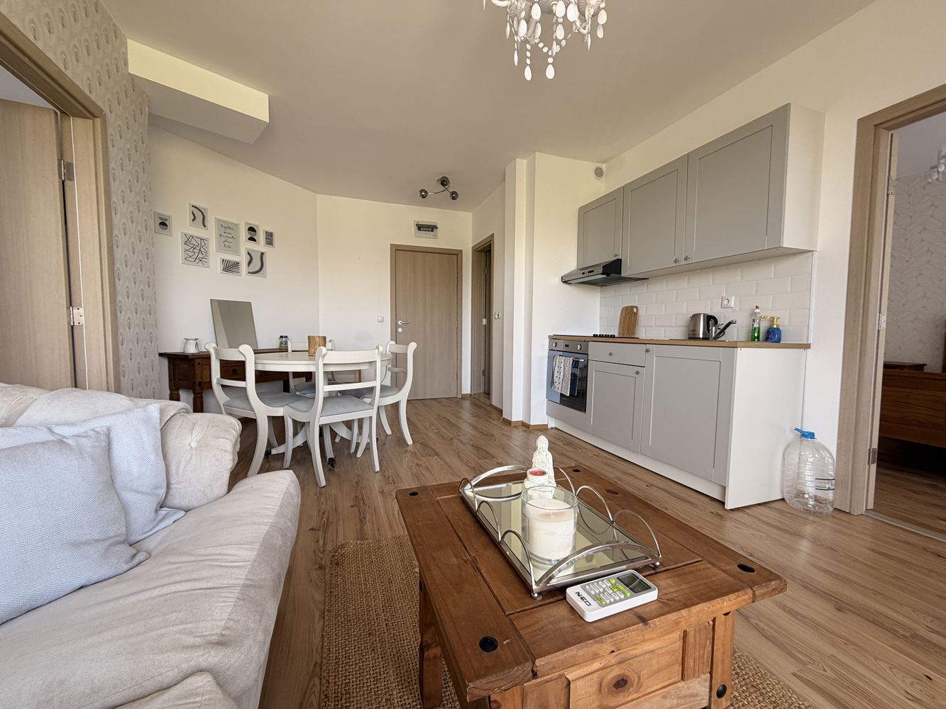 Byt se dvěma ložnicemi s panoramatickou terasou na okraji Sunny Beach – komfort, klid a styl