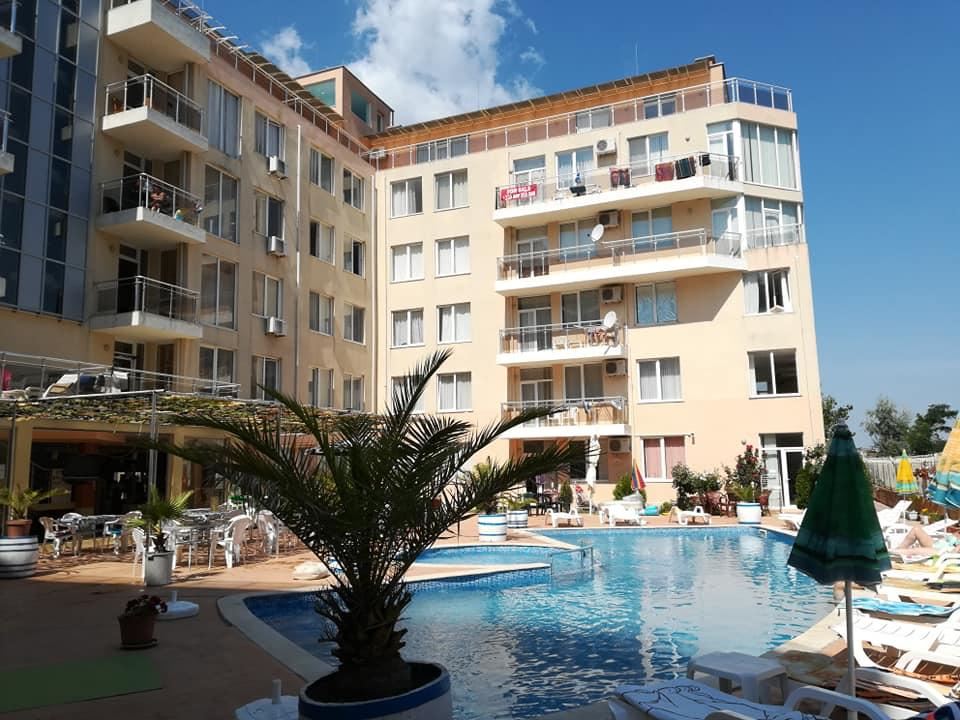 2pokojový apartmán v srdci Slunečného pobřeží – prostorný, pohodlný a ve vynikající lokalitě