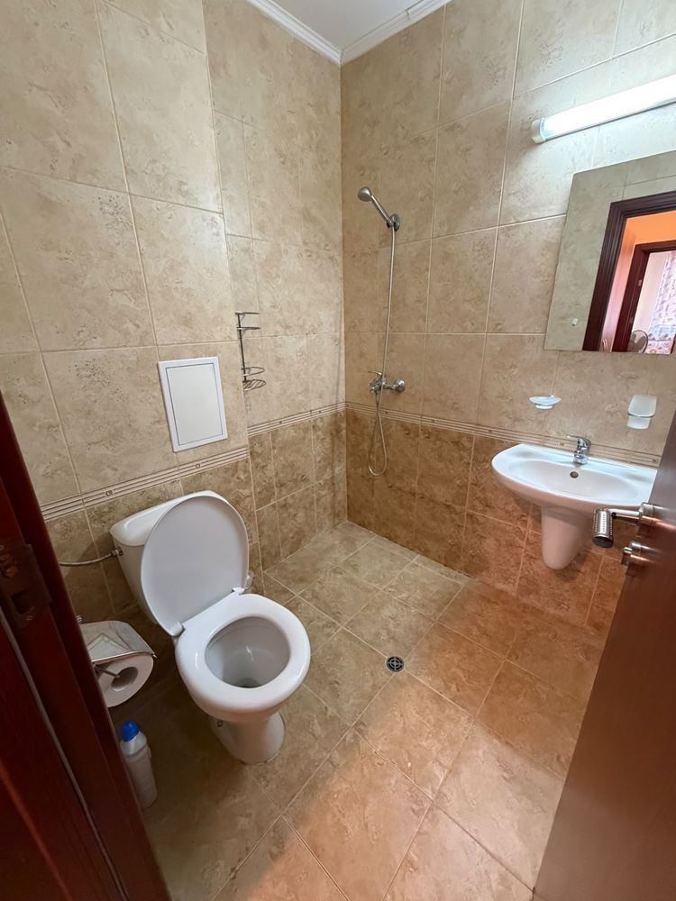 Apartmán se dvěma ložnicemi připravený k bydlení v pěkném komplexu v Nesebaru