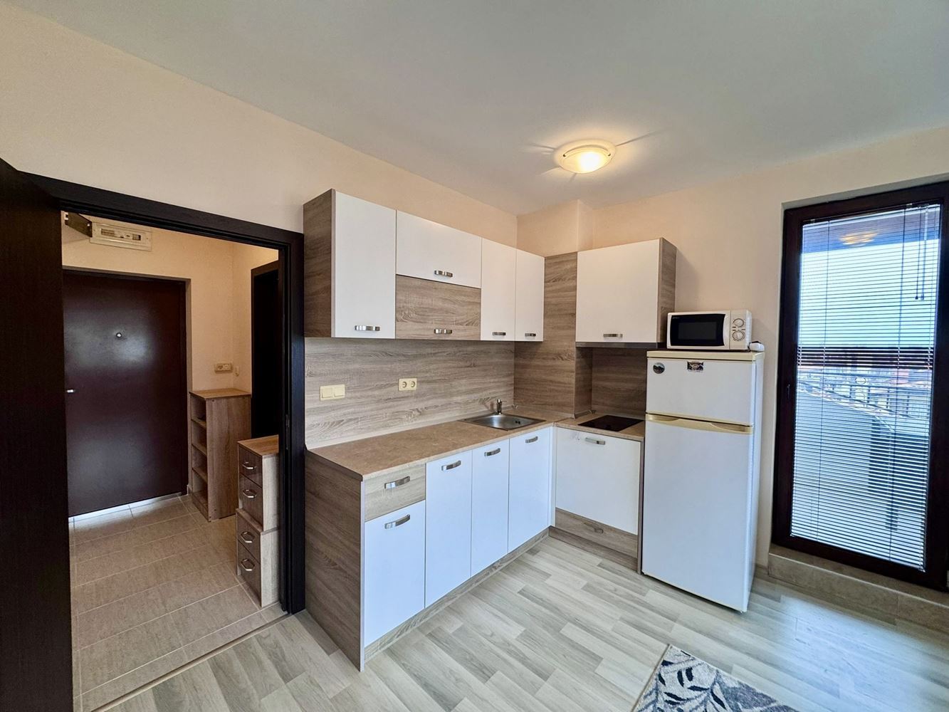 Apartmán s jednou ložnicí a panoramatickým výhledem na moře v Nesebaru – pouze 200 m od pláže, skvělá investice i domov u moře