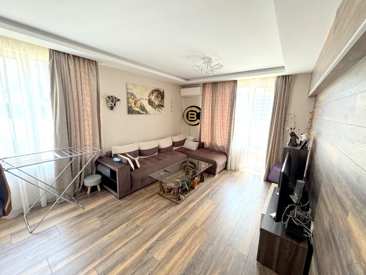 Apartmán s jednou ložnicí 300 metrů od pláže na Slunečném pobřeží – kompletně zařízený a připravený k nastěhování