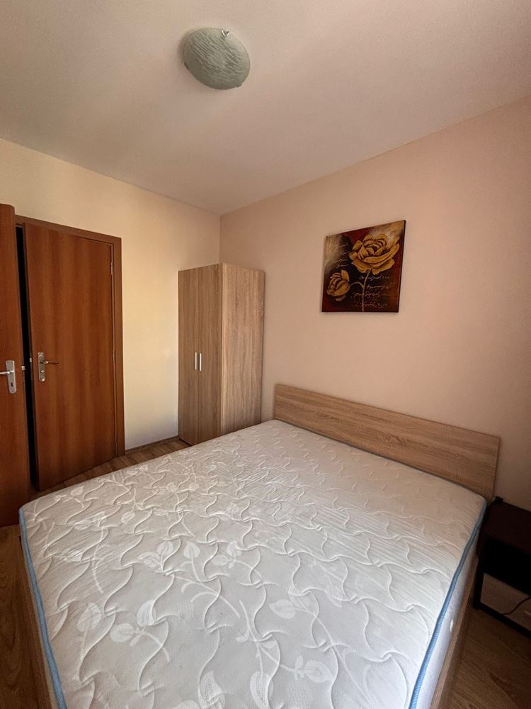 Prostorný byt s jednou ložnicí s výhledem na bazén v Sunny Beach – možnost druhé ložnice