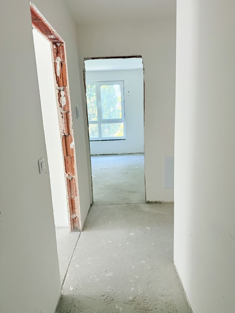 Prostorný dvoupokojový apartmán v nové budově s Aktem 16 v Burgasu – komfort, prostor a skvělá lokalita