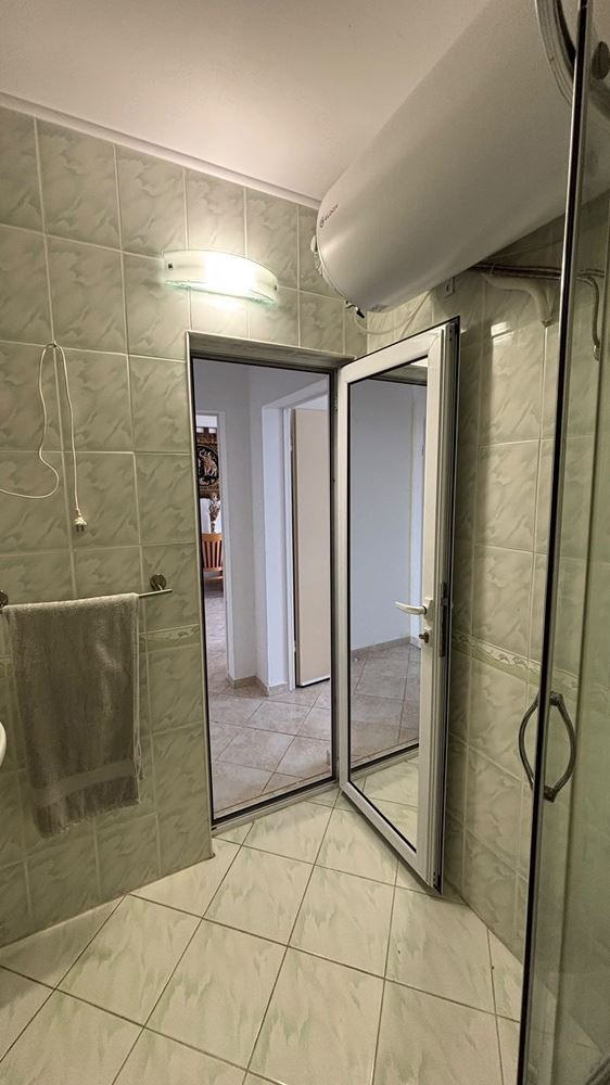 Apartmán s jednou ložnicí s výhledem na moře ve Sveti Vlas – bez poplatku za údržbu, s parkováním, připravený k nastěhování