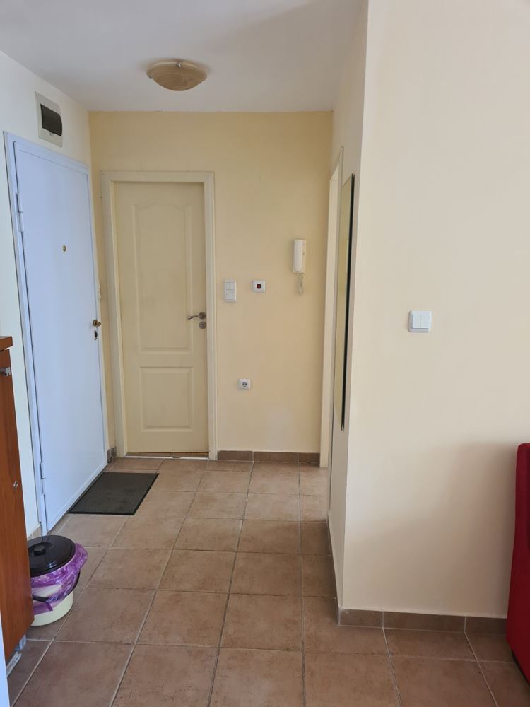 Zařízený apartmán s jednou ložnicí v jednom z nejzelenějších komplexů na Slunečném pobřeží – skvělá volba pro dovolenou i investici