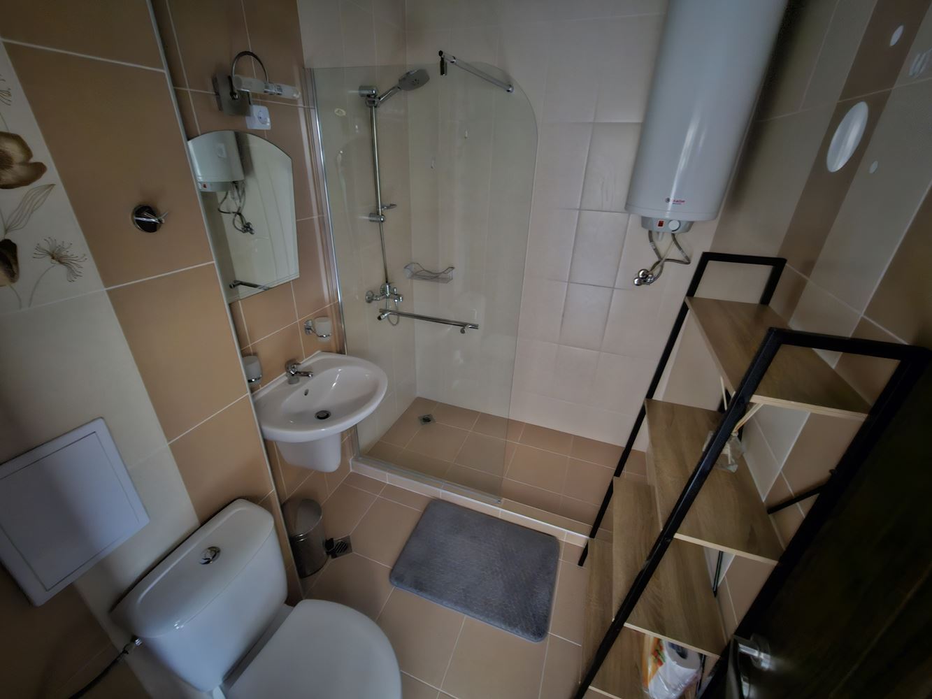 Třípokojový apartmán s výhledem na moře – poslední patro se dvěma terasami v komplexu v Nesebaru