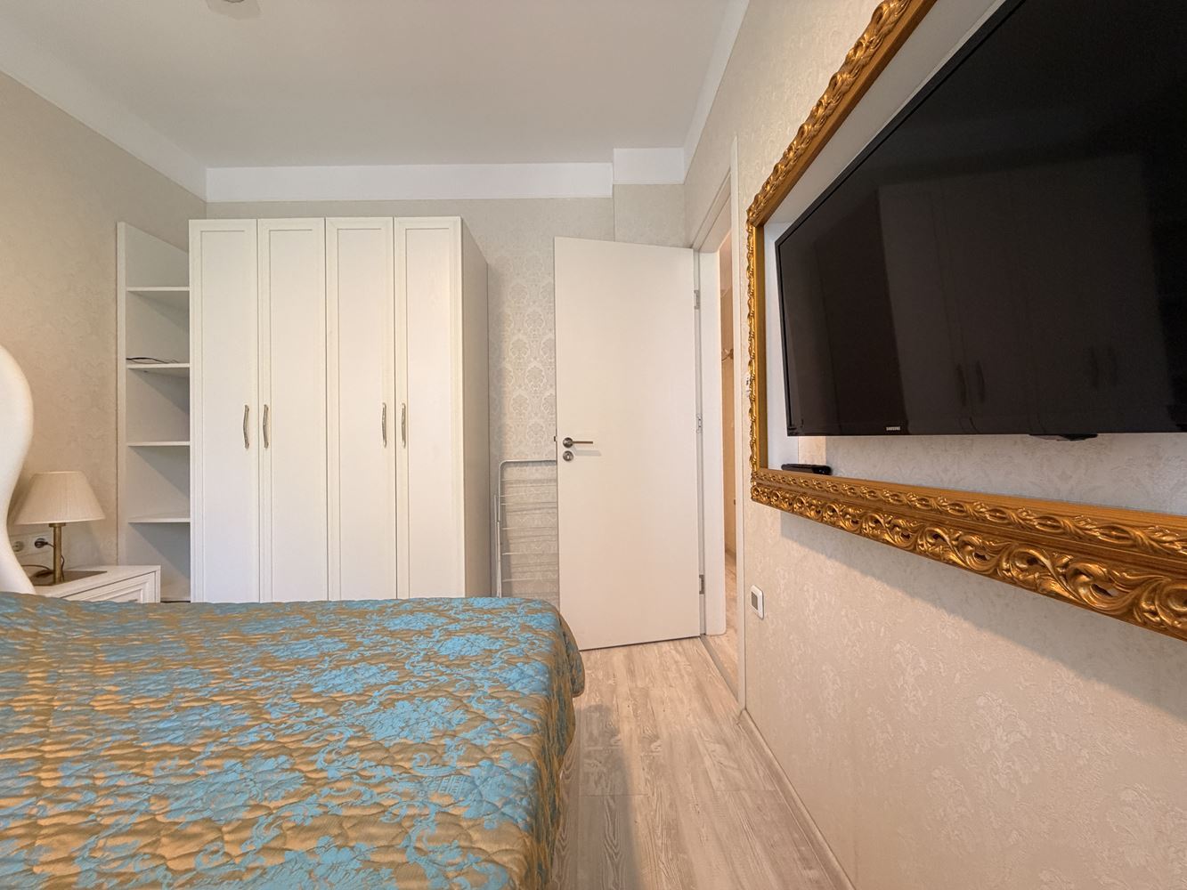 Apartmán s jednou ložnicí s výhledem na park a bazén v prestižním komplexu na Slunečném pobřeží