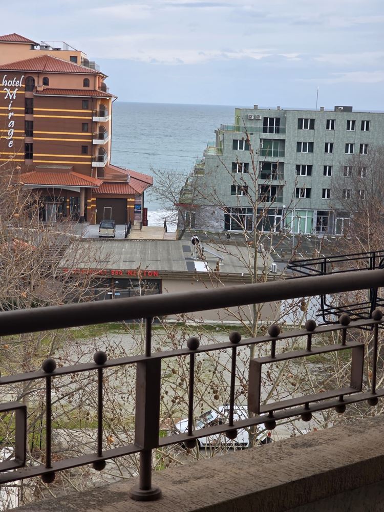 Nesebar: luxusní byt se dvěma ložnicemi a panoramatickým výhledem na moře – 183 m² prostoru, pohodlí a stylu