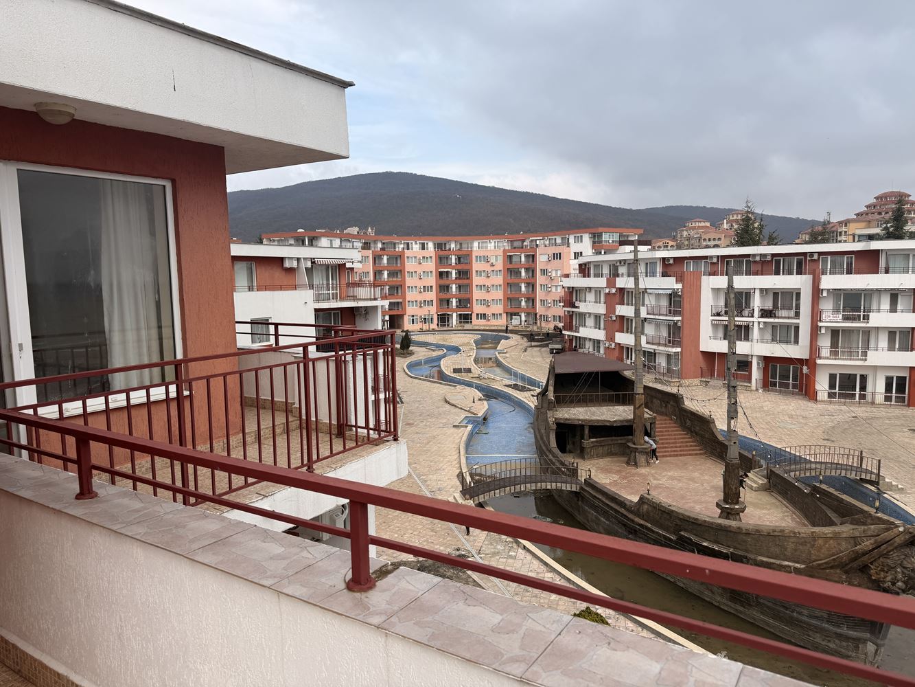 Dvoupokojový apartmán v první linii s přímým výhledem na moře – Slunečné pobřeží