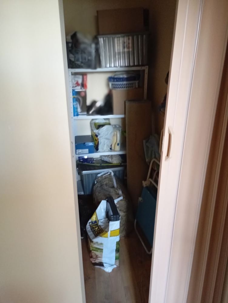 Plně zařízený dvoupokojový apartmán 200 m od pláže v Ravdě – klid, zeleň a komfort v menším komplexu