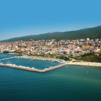 Byt se dvěma ložnicemi a výhledem na moře bez poplatku za údržbu ve Sveti Vlasu