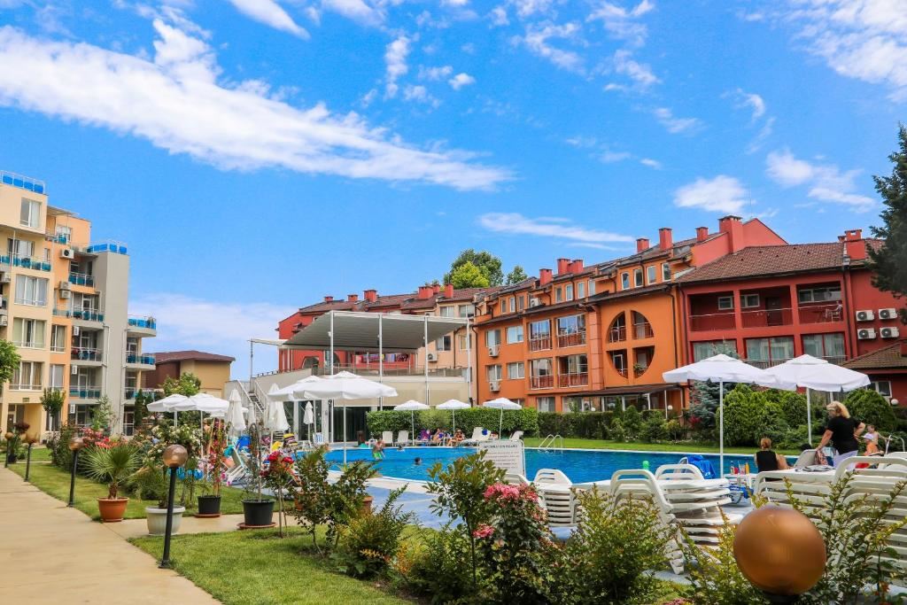 Prostorný apartmán se dvěma ložnicemi a výhledem na moře v první linii v Ravdě