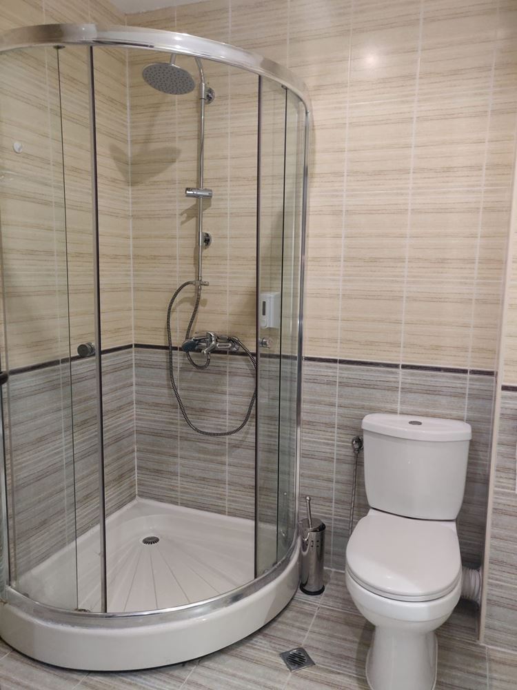 Prostorný apartmán s jednou ložnicí a částečným výhledem na moře – Slunečné pobřeží, 100 m od pláže