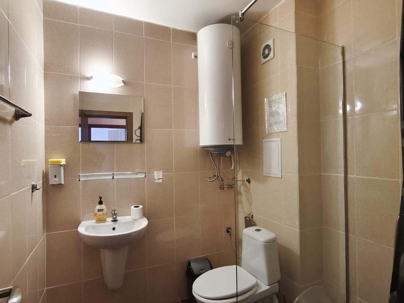Prostorný apartmán s jednou ložnicí v Aheloy – připravený k nastěhování, jen pár kroků od moře