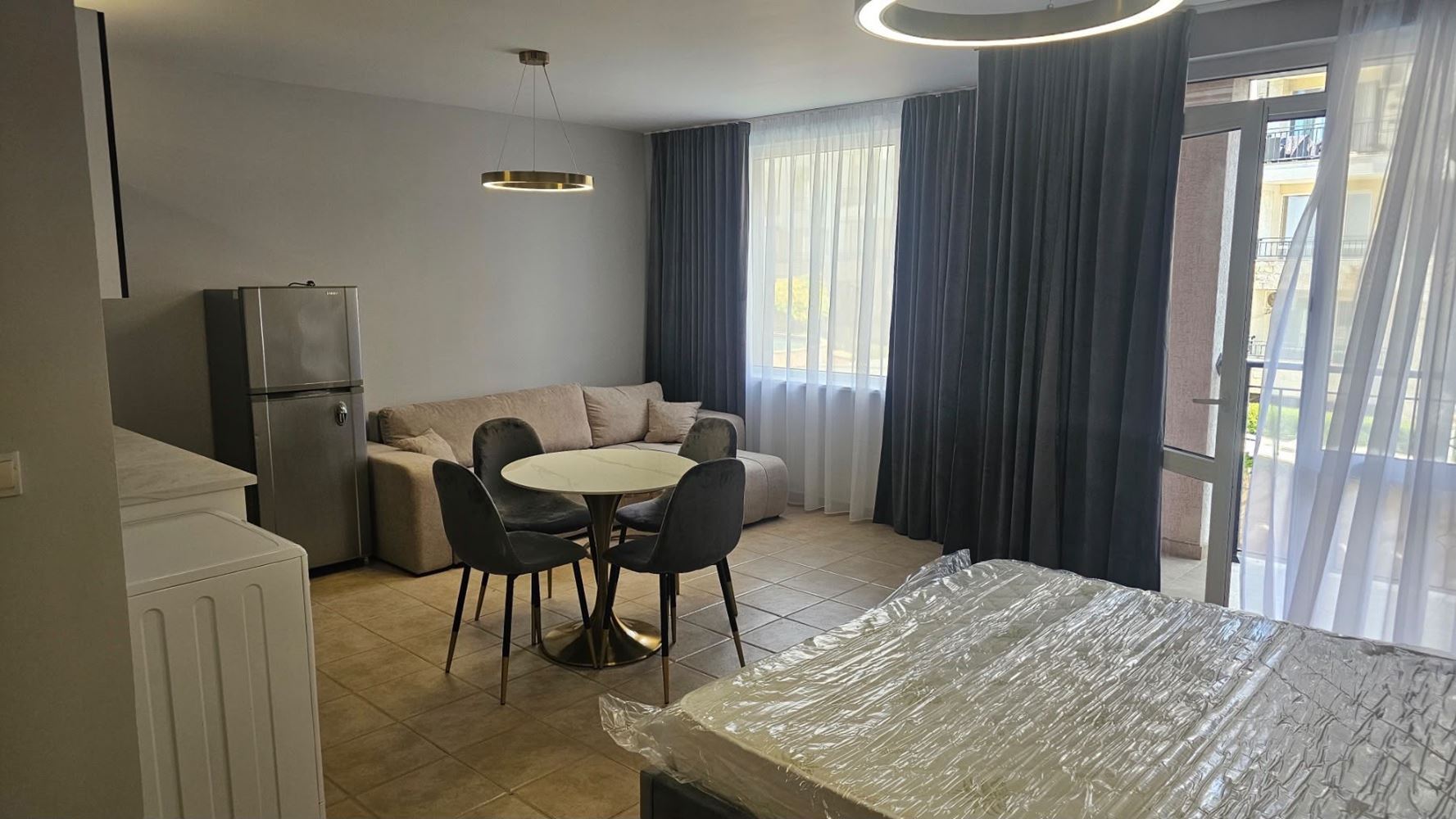 Styl a klid u bazénu – prostorné studio ve Slunečném pobřeží