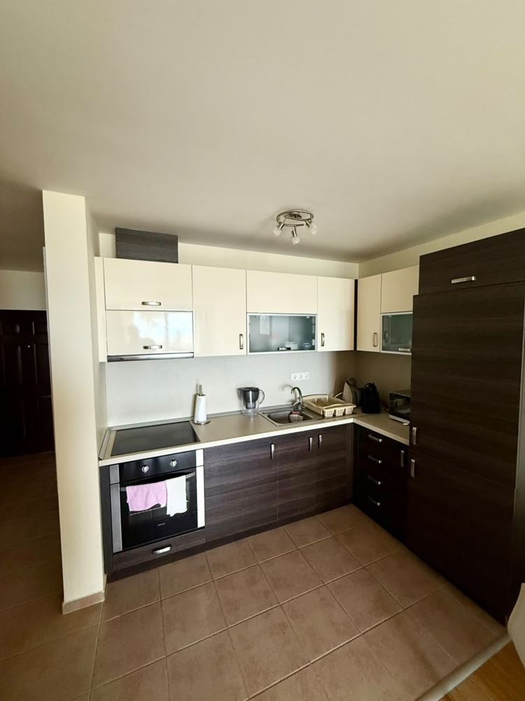 Útulný apartmán ve Sveti Vlas v přízemí – moře, hory a luxusní komplex