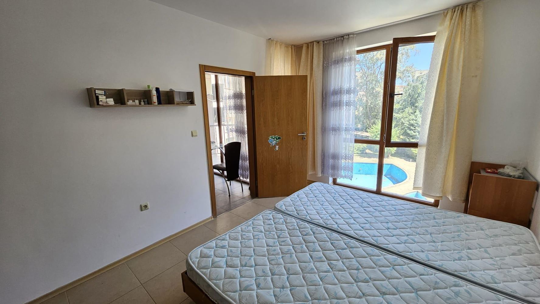 Apartmán v komplexu v Sunny Beach s bazénem, restaurací a nízkým poplatkem za údržbu