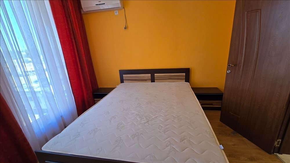 Byt s jednou ložnicí bez poplatku za údržbu v Sarafovu – po osvěžení