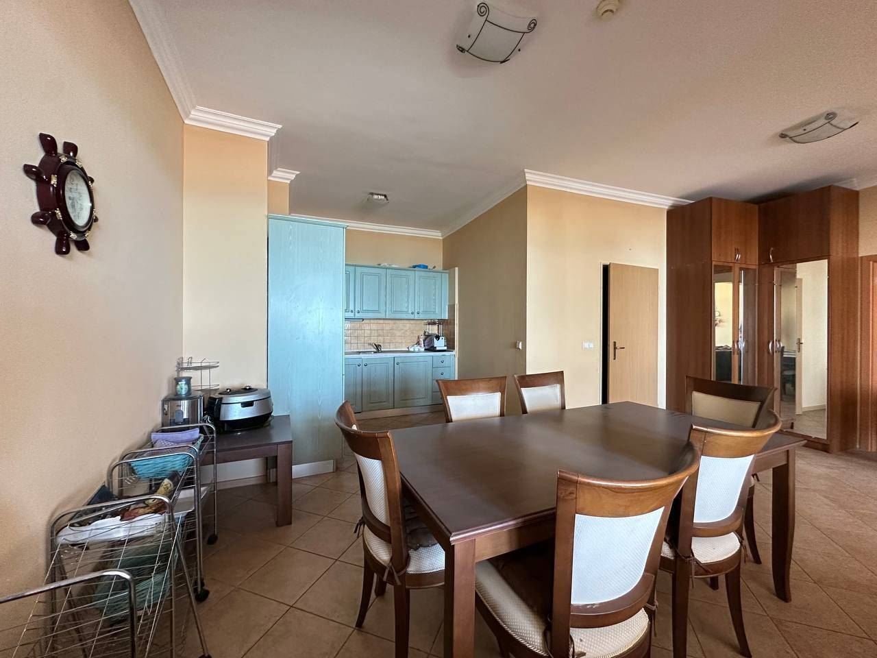 Prostorný apartmán s výhledem na moře v první linii v Pomorie – rekreační nemovitost s atmosférou luxusního resortu
