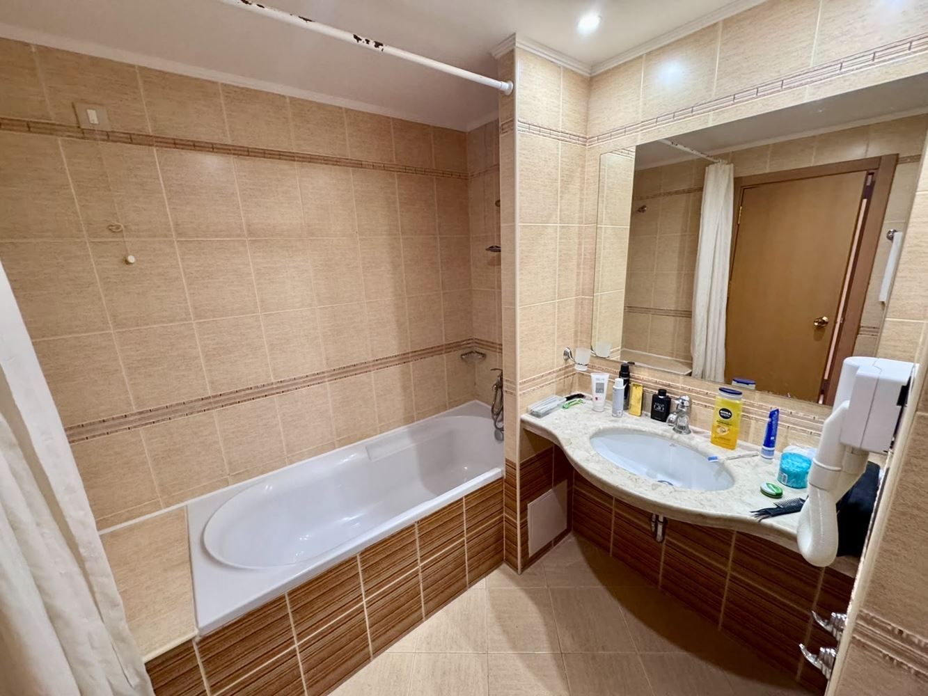 Luxusní apartmán u moře s panoramatickým výhledem v prestižním komplexu na Slunečném pobřeží