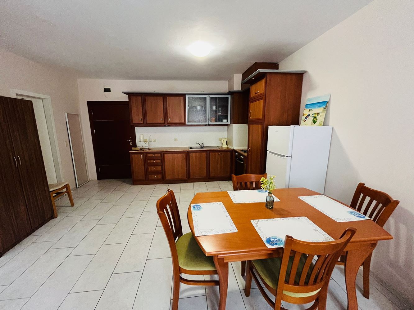 Skvělý apartmán s jednou ložnicí v srdci Nesebaru s velkou terasou a krásným výhledem