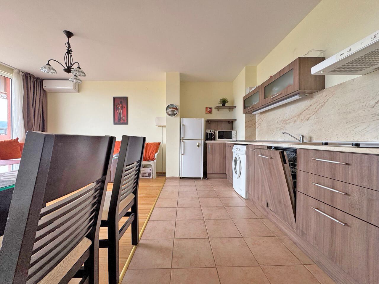 Byt s jednou ložnicí na Slunečném pobřeží – útulnost, komfort a plnohodnotný život u moře