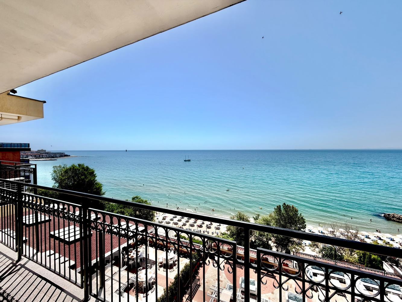 Apartmán s jednou ložnicí s panoramatickým výhledem na moře v první linii u moře ve Svatém Vlasu