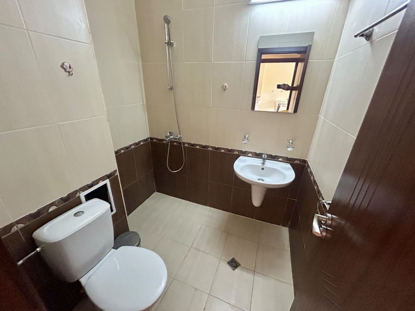 Prostorný apartmán se dvěma ložnicemi a výhledem na bazén v Nesebaru