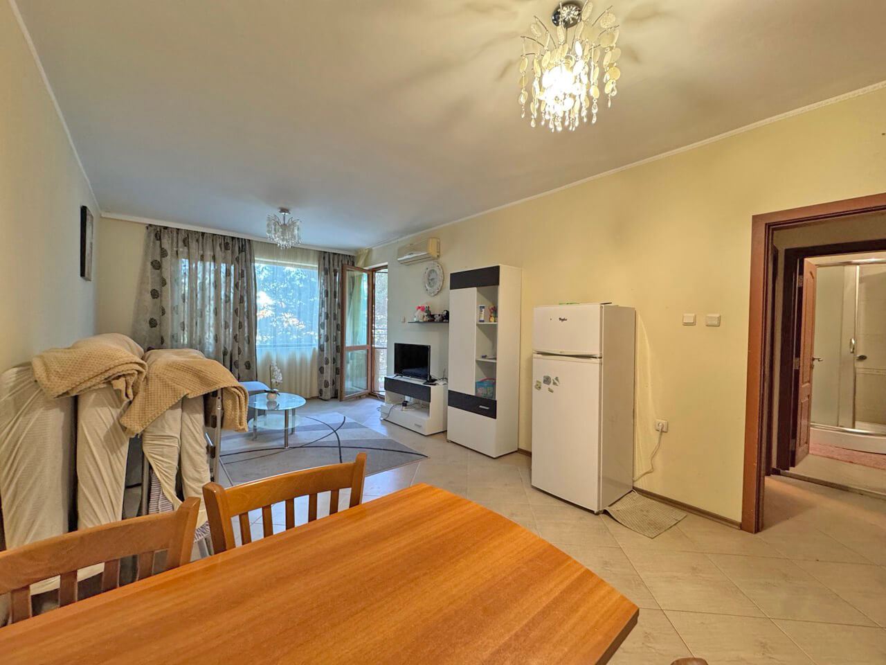 Klid a pohodlí v Sunny Beach – zařízený apartmán s jednou ložnicí a nízkým poplatkem za údržbu