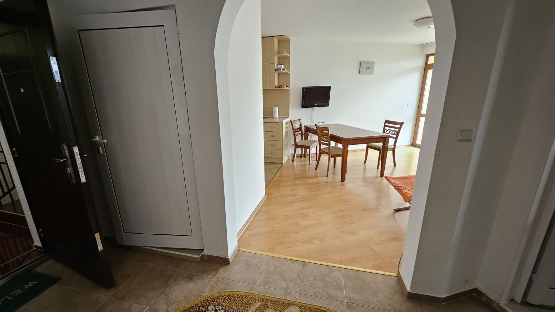 Třípokojový apartmán s výhledem na moře 50 metrů od pláže v Byale – bez poplatku za údržbu
