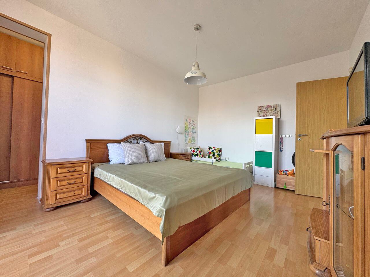 Luxusní penthouse na Slunečném pobřeží s působivou panoramatickou terasou a skvělou lokalitou