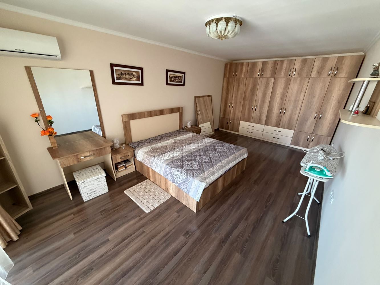 Prostorný 2pokojový apartmán s panoramatickým výhledem na moře v luxusním komplexu na první linii v Nesebaru