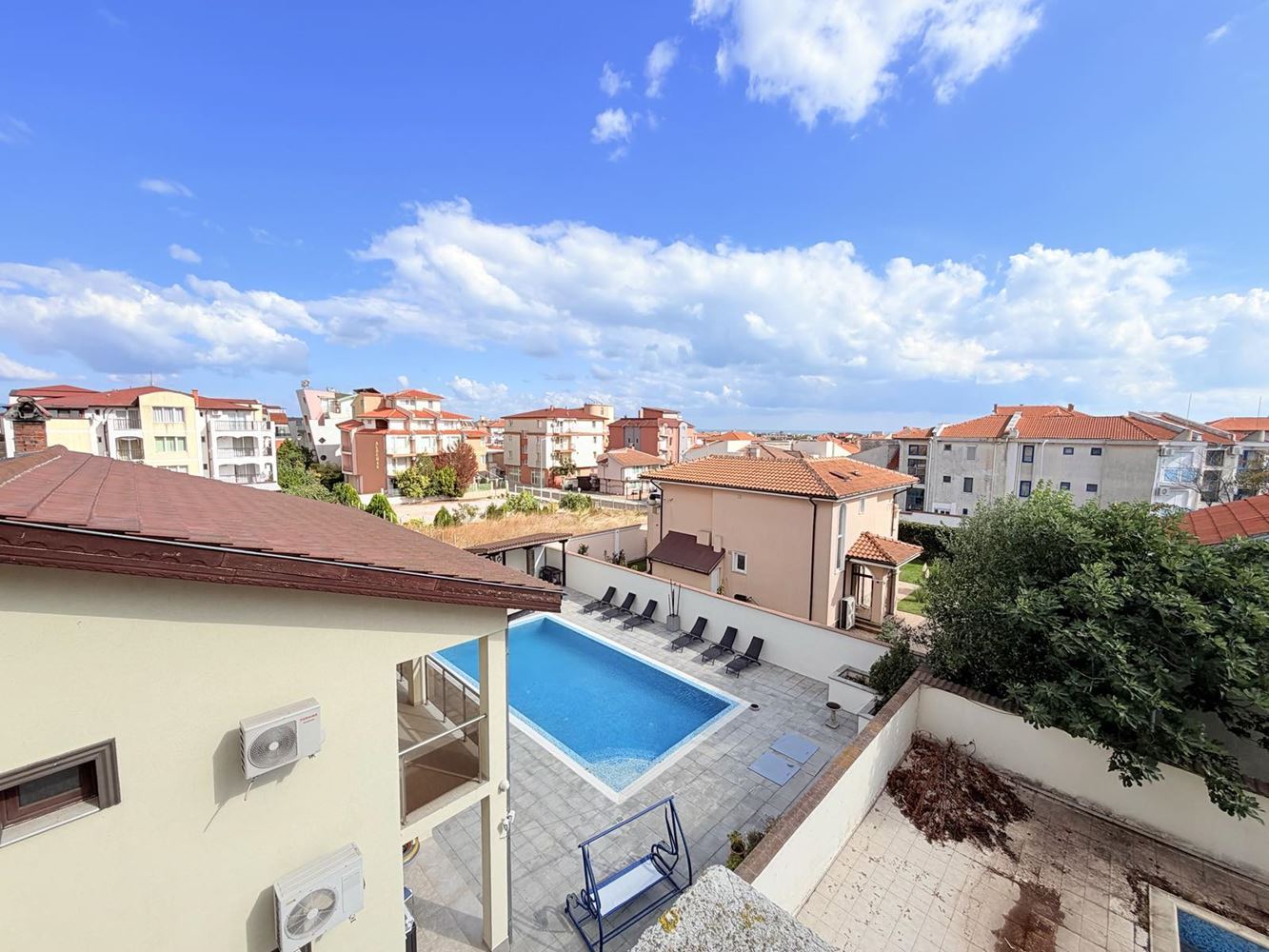 Apartmán se dvěma ložnicemi v Ravdě s výhledem na moře a bez poplatku za údržbu! 