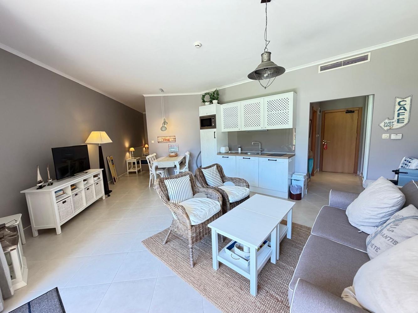 Apartmán s jednou ložnicí s přímým vstupem k bazénu v Sunny Beach – luxus, prostornost a prvotřídní vybavení