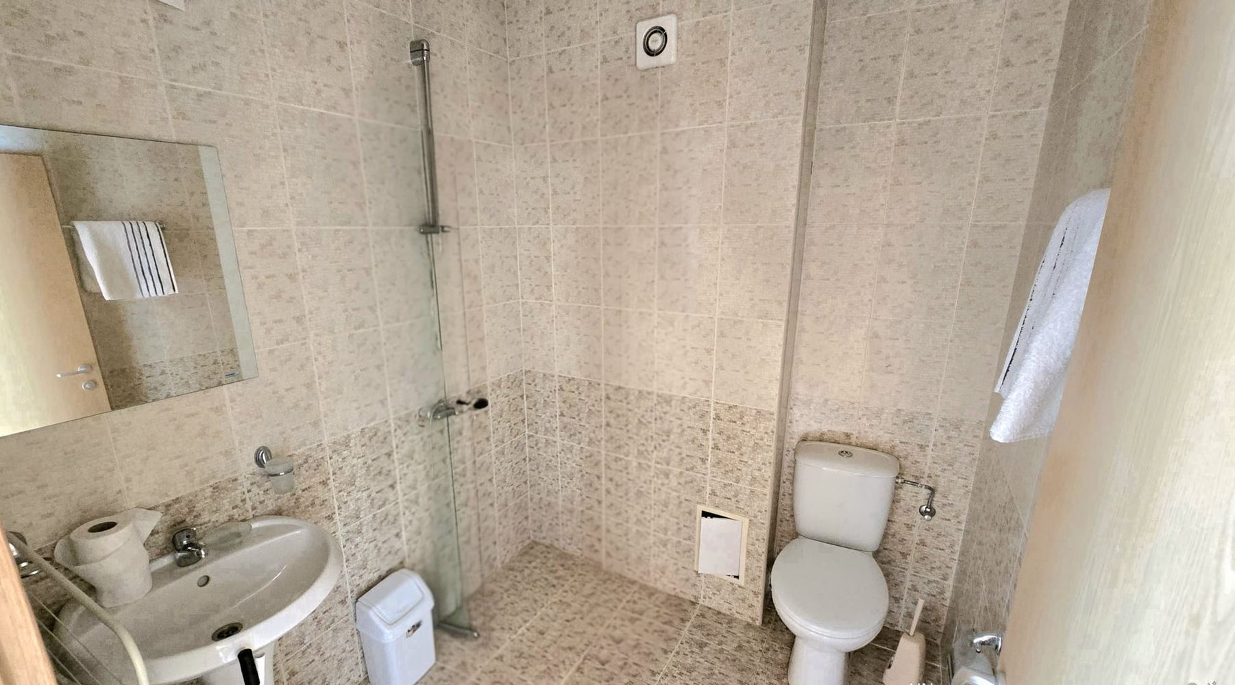 Apartmán s jednou ložnicí s výhledem na park ve Slunečném pobřeží – skvělá investiční příležitost pro pronájem