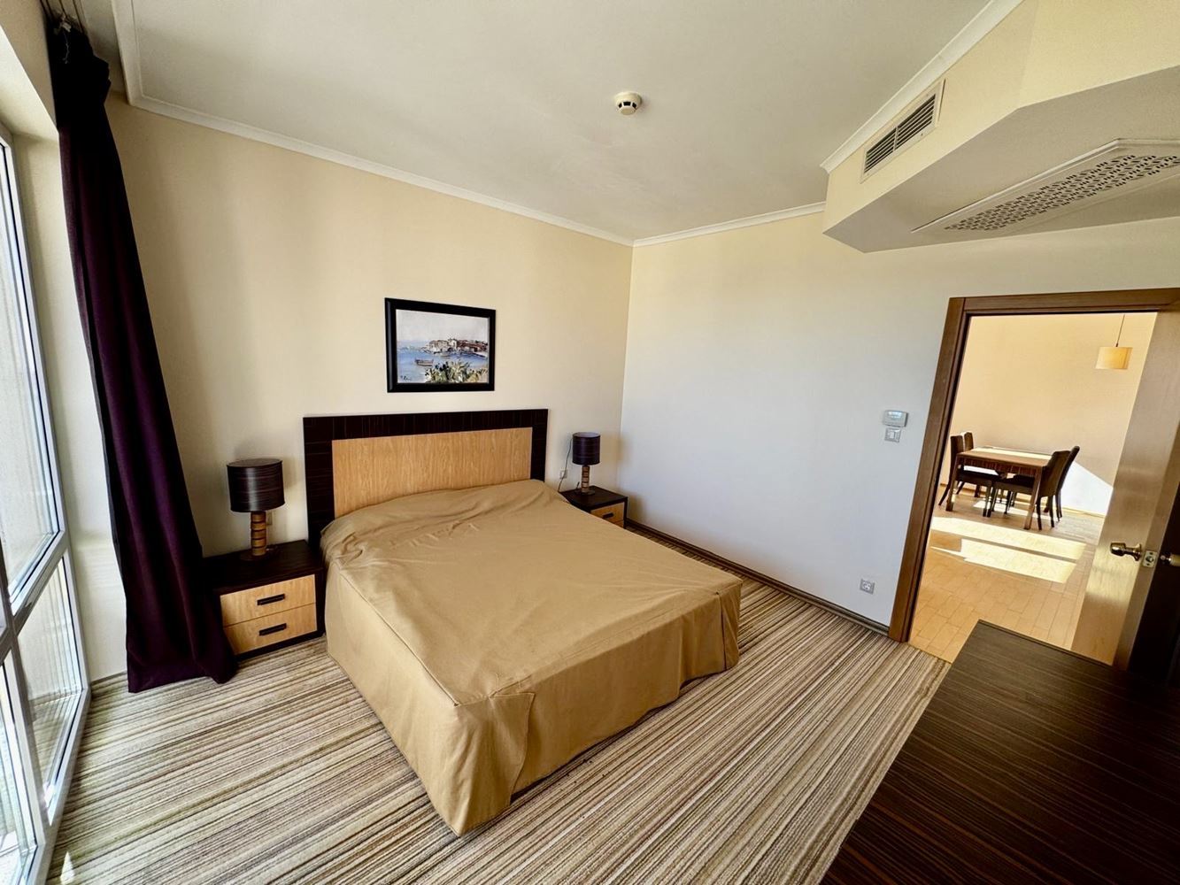 Prostorný apartmán s jednou ložnicí, velkou terasou a panoramatickým výhledem na moře