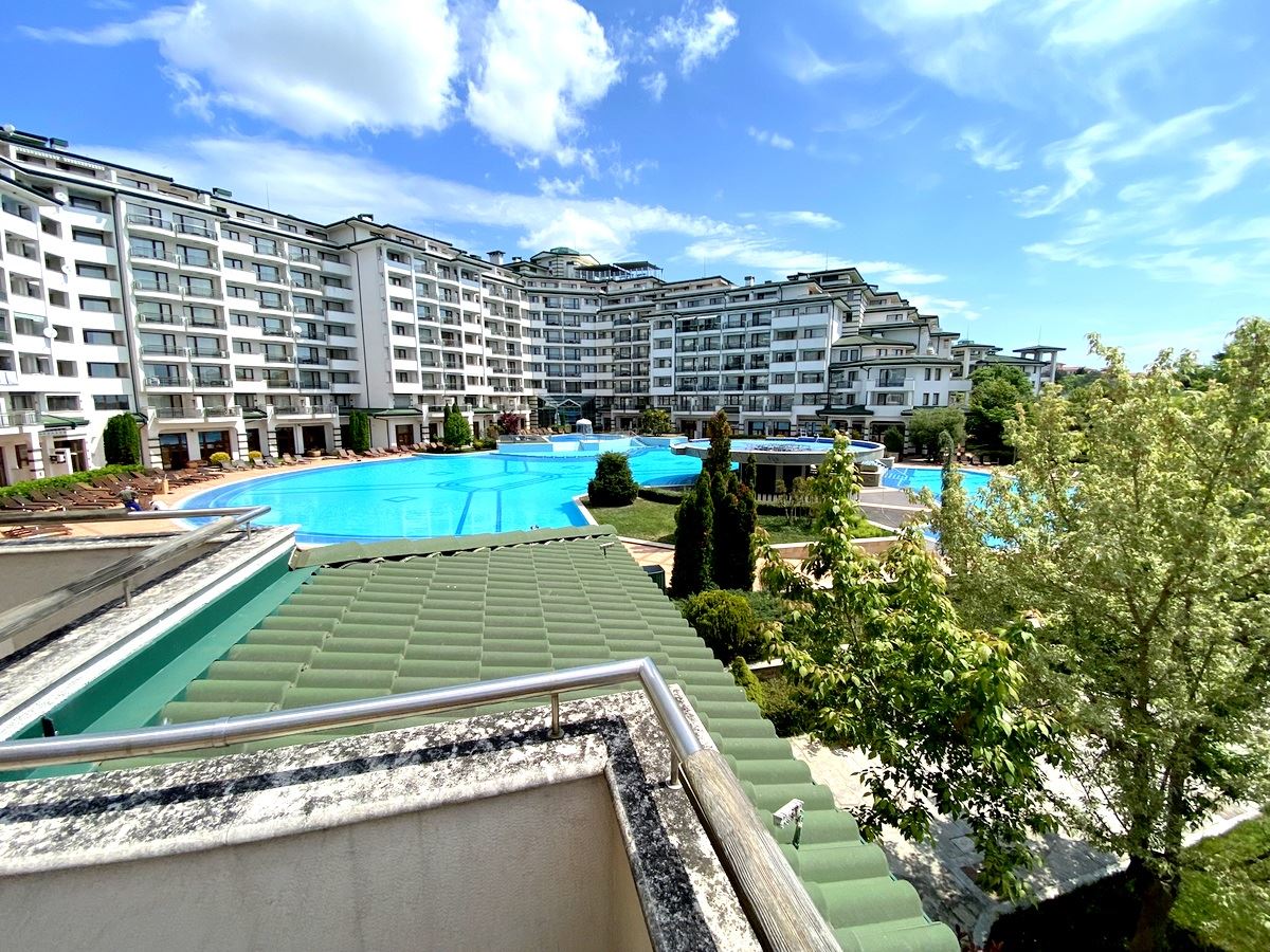 Dvoupokojový byt (s jednou ložnicí) v první linii u moře v Ravda – luxus, příroda a výhled na bazén