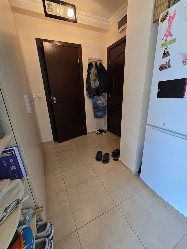 Apartmán s jednou ložnicí ve Sveti Vlas s přímým přístupem k bazénu – klidné místo pro bydlení a odpočinek