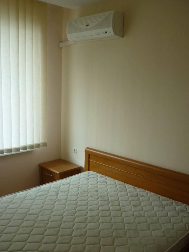 Plně zařízený apartmán s jednou ložnicí přímo u pláže s výhledem na moře v Elenite