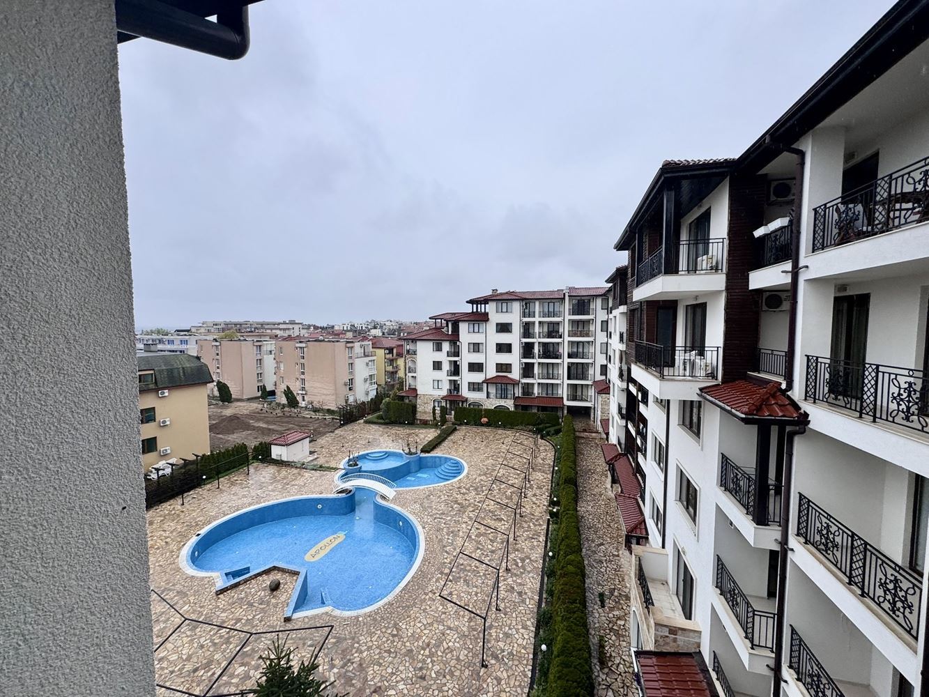 Apartmán s jednou ložnicí a panoramatickým výhledem na moře v Nesebaru – pouze 200 m od pláže, skvělá investice i domov u moře